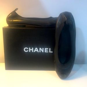 Black Chanel size 8 pat. Leather toe flat